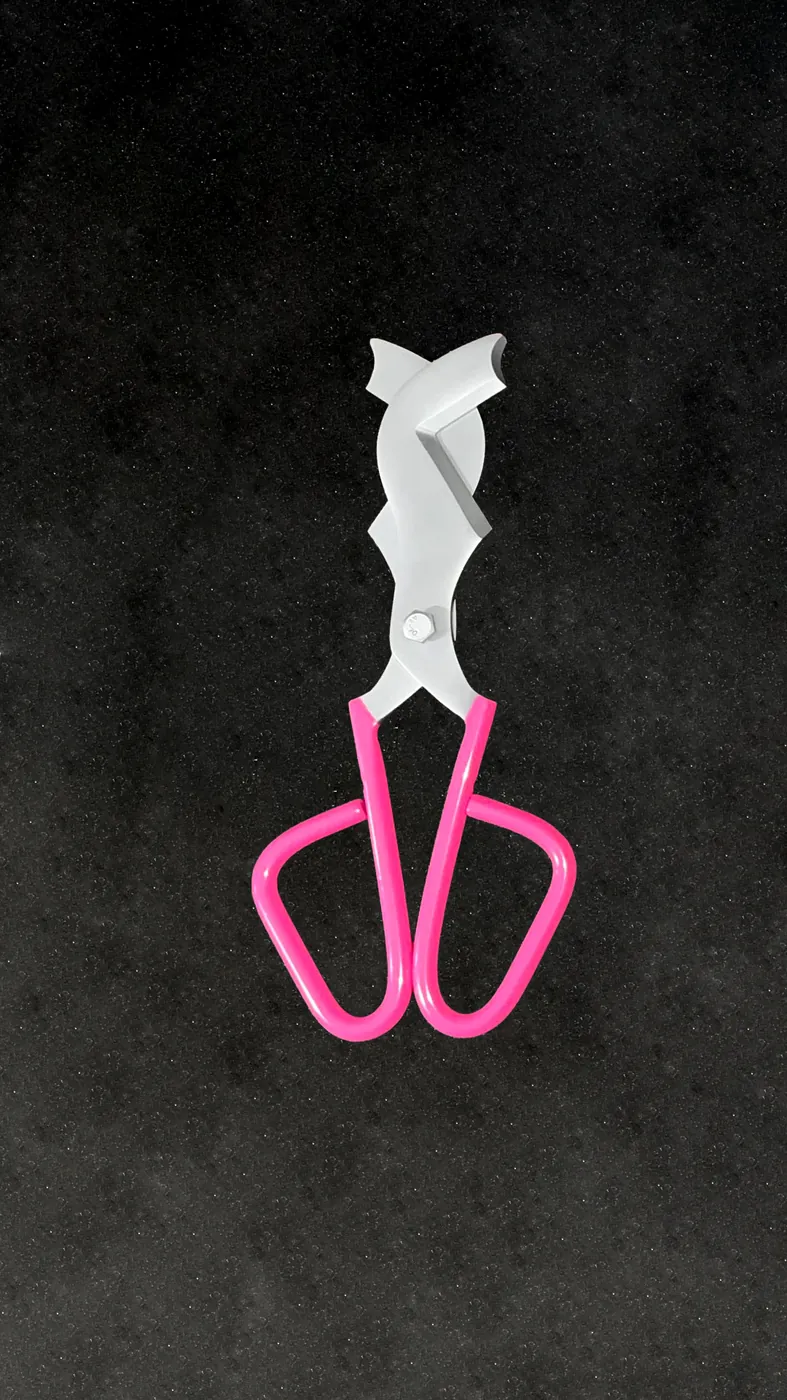Large Diamond Shears with pink handles, full view